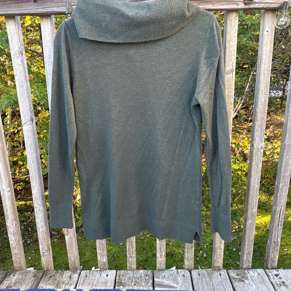 LOFT Turtleneck Long Sweater - US Medium - Picture 5 of 5